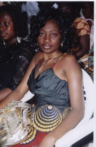 ma soeur nice    elle adore se faire belle